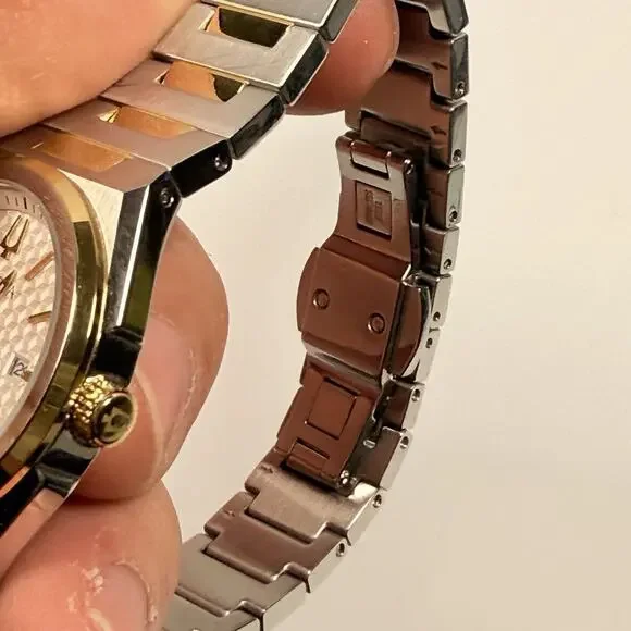 Pre-Owned-Bulova Classic 98L323 White Dial Two Tone Bracelet Women's Watch - Picture 9 of 11